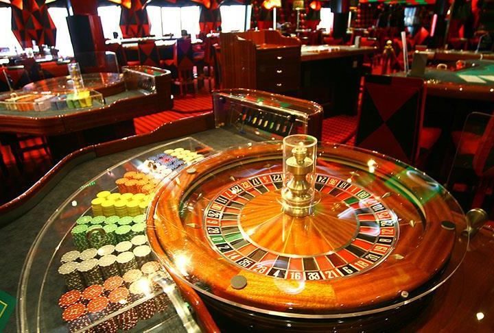 Popular Table Games Offered in Online Casinos